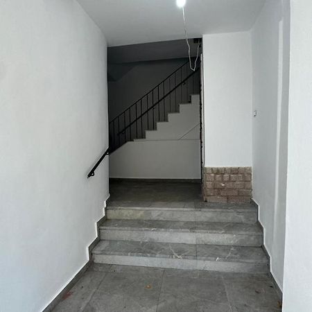 Host Apartament Elio 地拉那 外观 照片