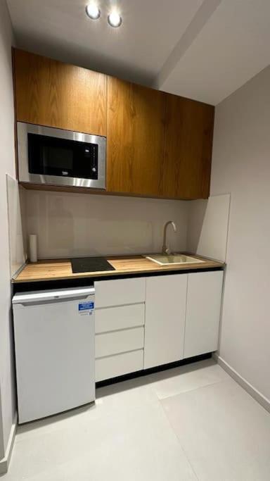 Host Apartament Elio 地拉那 外观 照片
