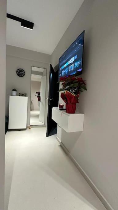 Host Apartament Elio 地拉那 外观 照片
