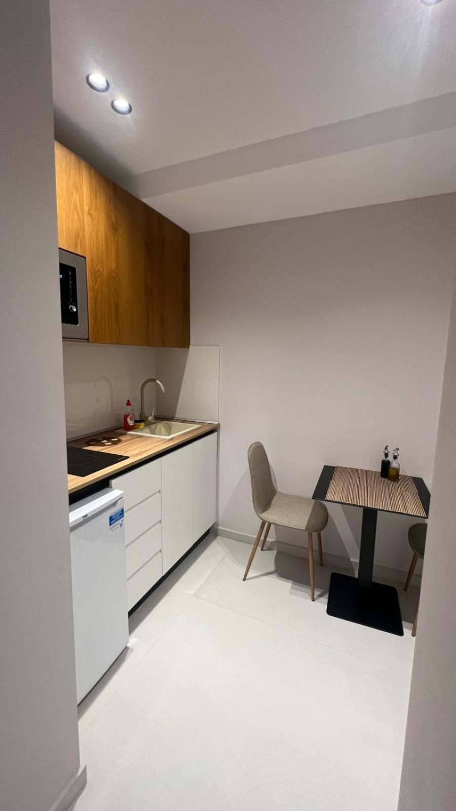 Host Apartament Elio 地拉那 外观 照片