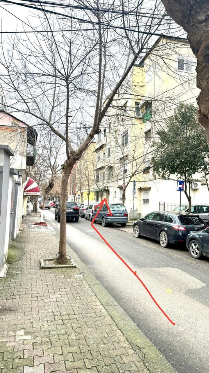 Host Apartament Elio 地拉那 外观 照片