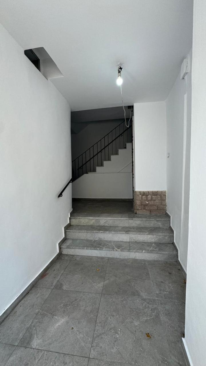 Host Apartament Elio 地拉那 外观 照片